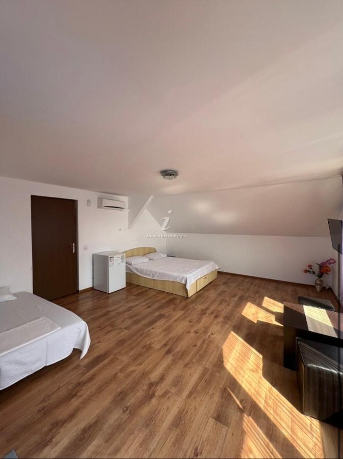Vila George Hotell Costinesti Exteriör bild