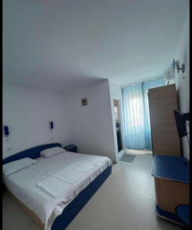 Vila George Hotell Costinesti Exteriör bild
